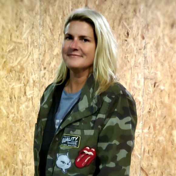 Meet your Posher, Sandra - Picture 2 of 9